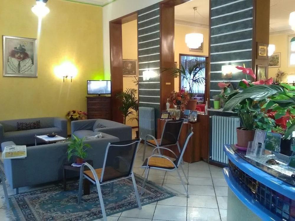 Hotel Moderna